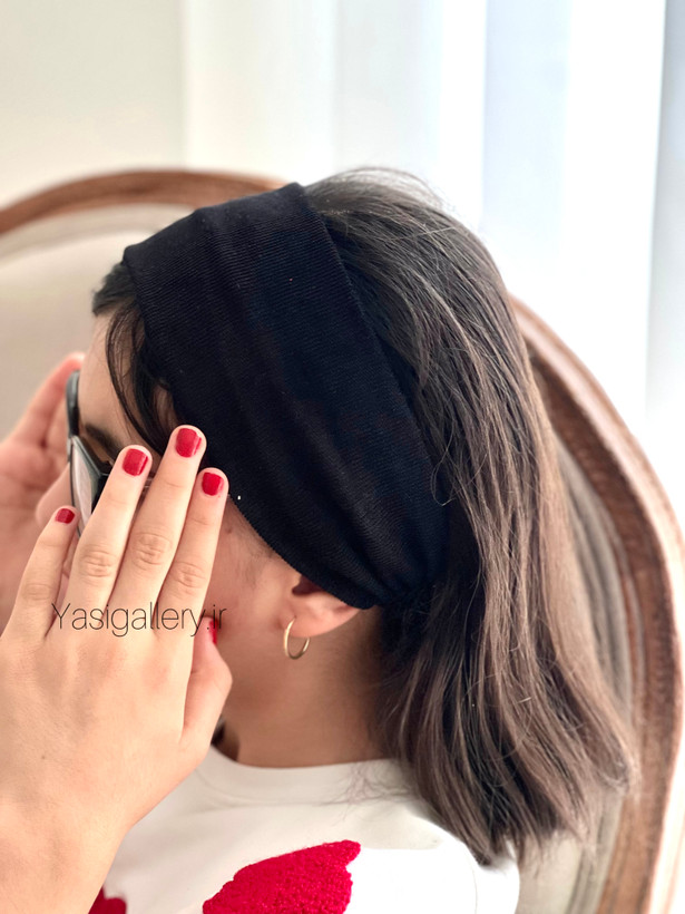 هدبند مخمل زنانه نمای نزدیک پارچه مخمل یاسی گالری