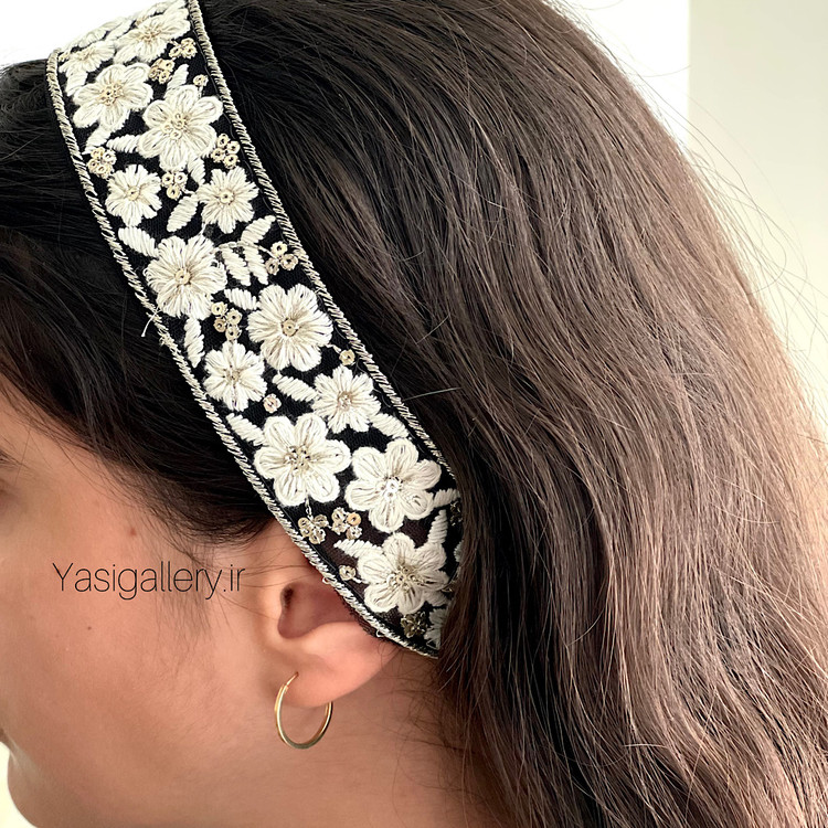 هدبند سوزندوزی شکوفه نمای نزدیک کار دست