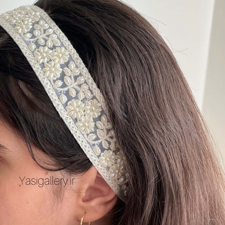 هدبند مرواریدی نمای نزدیک مرواریدهای ظریف